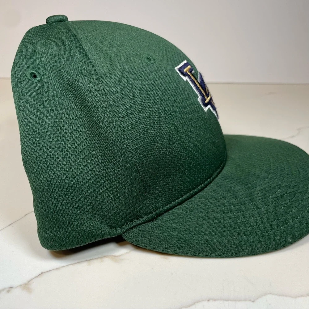 🧢 Forest Green Snapback Hat – Embroidered Logo Vibes 🌲​